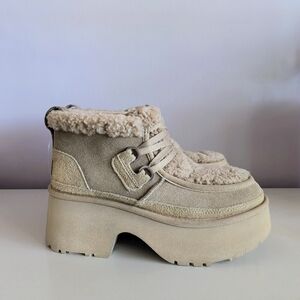 UGG Classic New Heights Lace Up Platform Boots Chestnut Suede Size 9